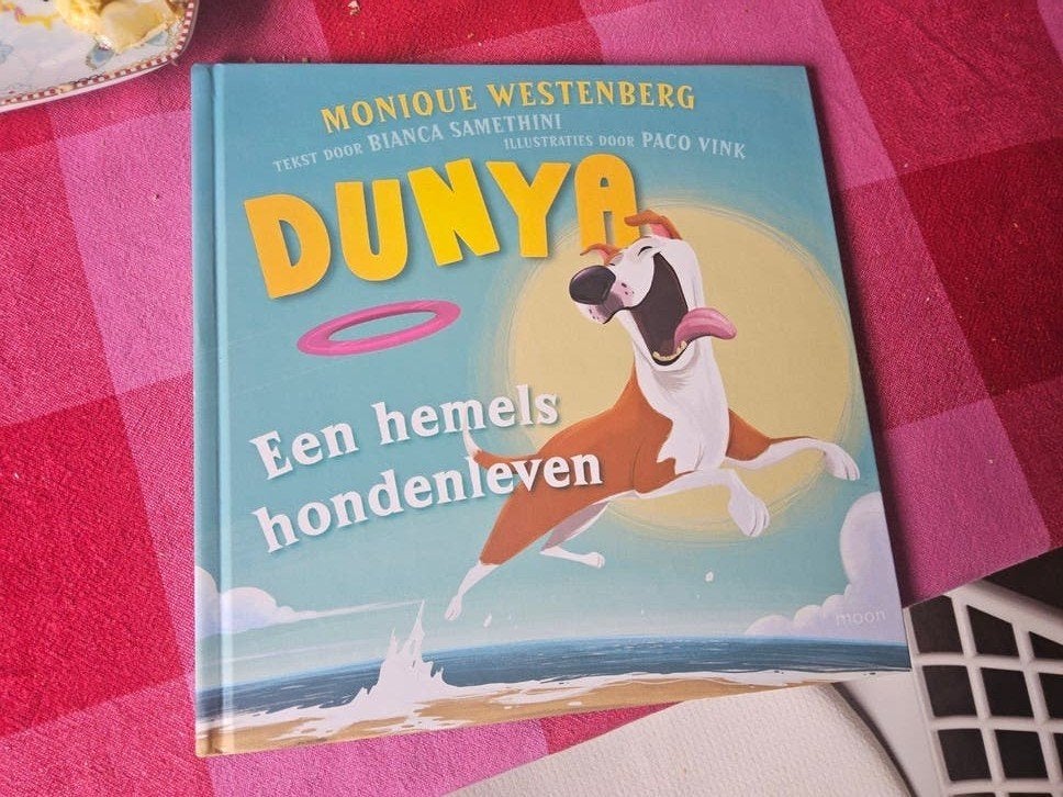 Dunya: Een hemels hondenleven - Monique Westenberg, Boeken, Ophalen of Verzenden, Zo goed als nieuw, Monique Westenberg