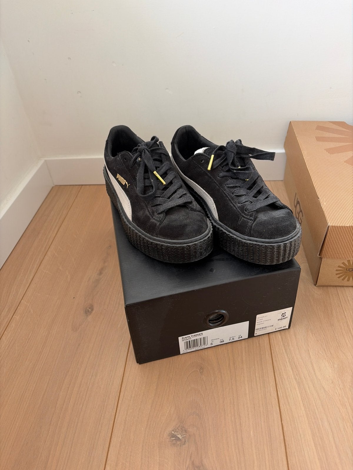 Puma x Fenty Suède Creepers Zwart/Wit Maat 38, Ophalen of Verzenden, Gedragen, Zwart, Sneakers of Gympen