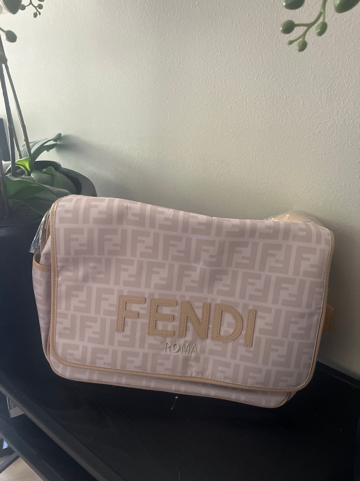 Nieuwe Fendi Luiertas Beige - Stijlvol en Praktisch, Kinderen en Baby's, Luiertassen, Verzorgingstas, Overige merken, Nieuw, Beige