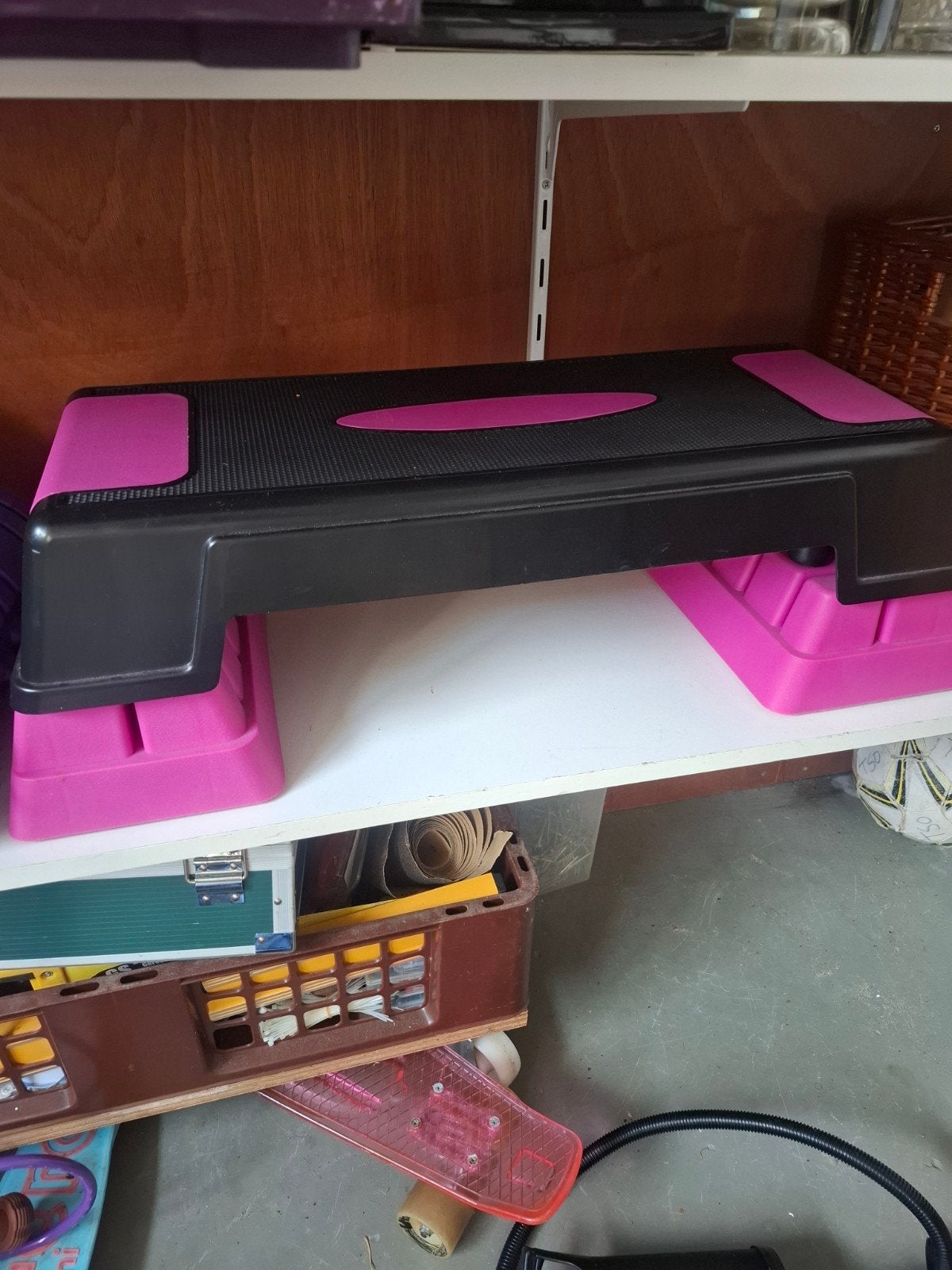 Stepbank voor sport en fitness - Zwart/Roze, Ophalen, Gebruikt, Benen, Stepbank
