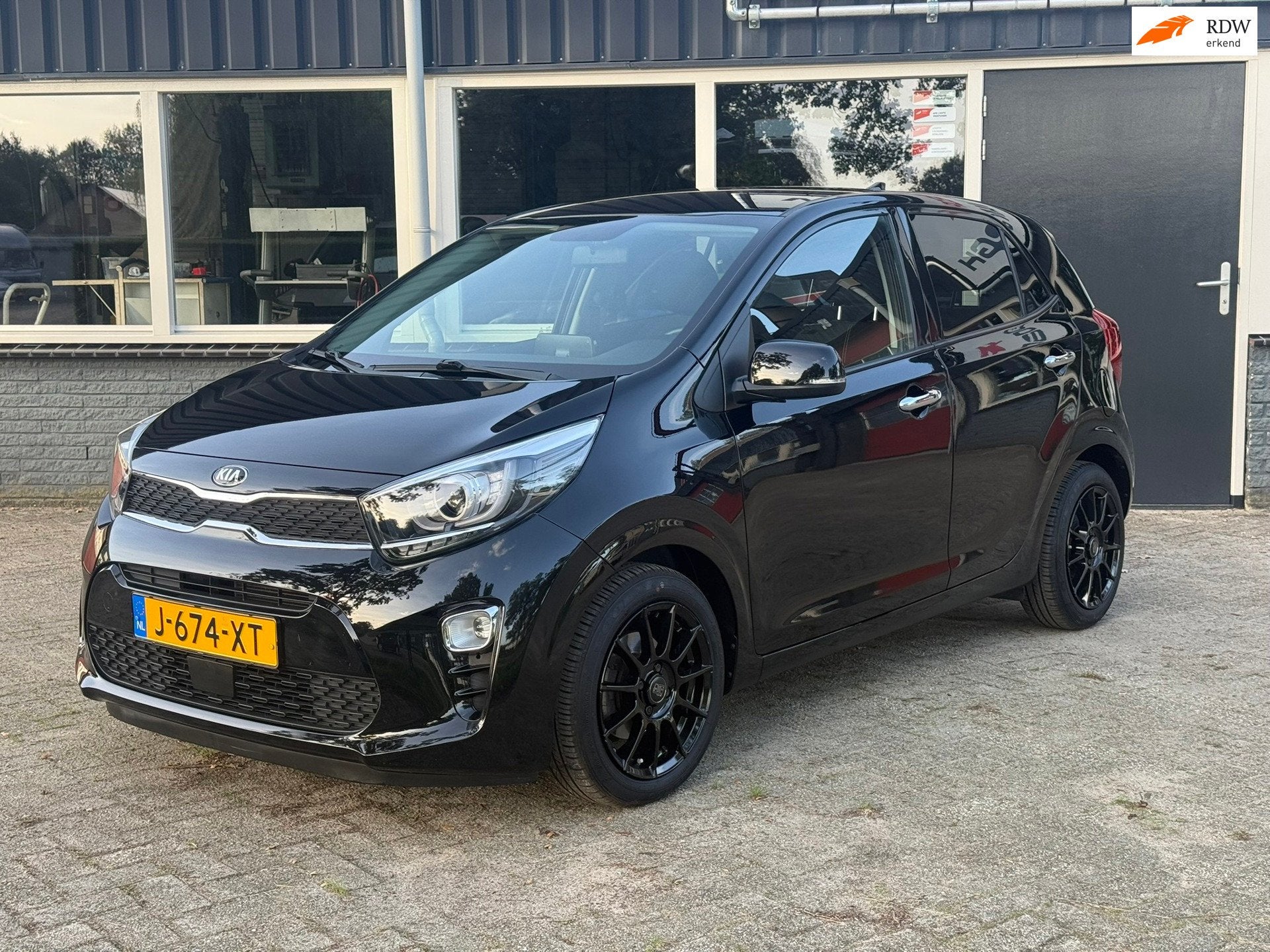 Kia Picanto 1.0 DPi ComfortLine automaat camera nav carplay, Auto's, Gebruikt, Met garantie (alle), 4 stoelen, Zwart