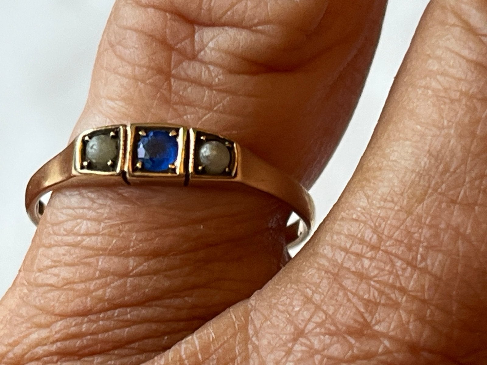 Gouden ring met Saffier en Zaadparels, gekeurd 333/8 CT, 18 tot 19, Verzenden, Zo goed als nieuw, Met edelsteen