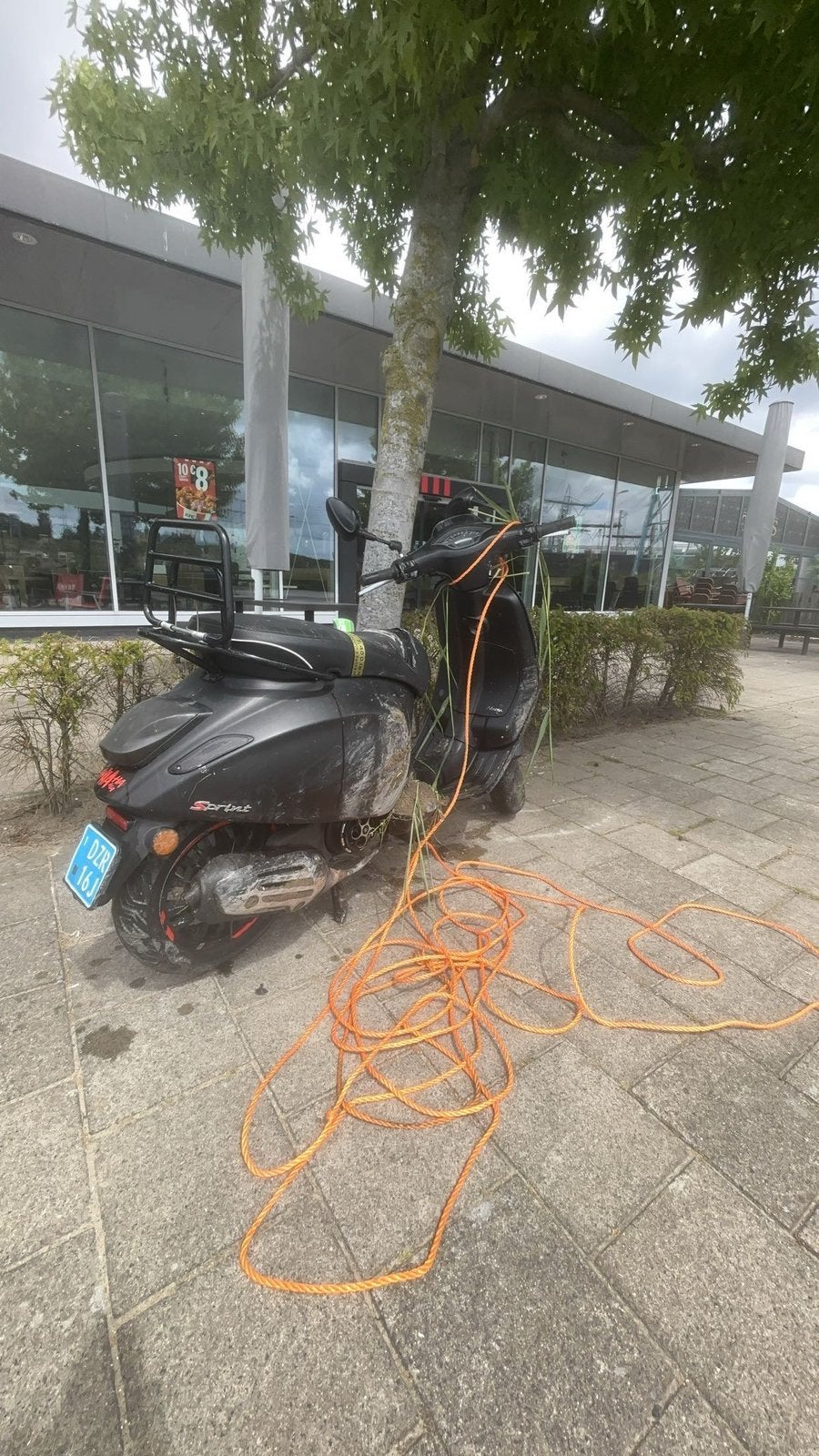 Vespa sprint met schade, Fietsen en Brommers, Scooters | Vespa, Ophalen of Verzenden, Gebruikt