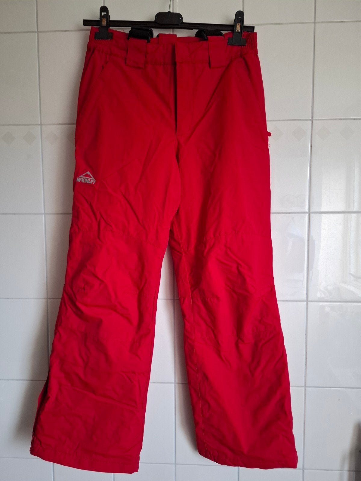 McKinley skibroek rood maat 152 (12 jaar), Broek, Jongen of Meisje, Ophalen of Verzenden, Zo goed als nieuw
