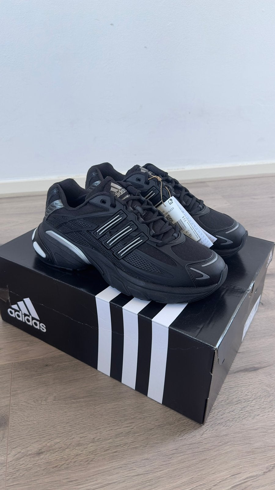 Adidas Adistar XLG 2.0, Zwart, Nieuw, Ophalen of Verzenden, Sneakers of Gympen