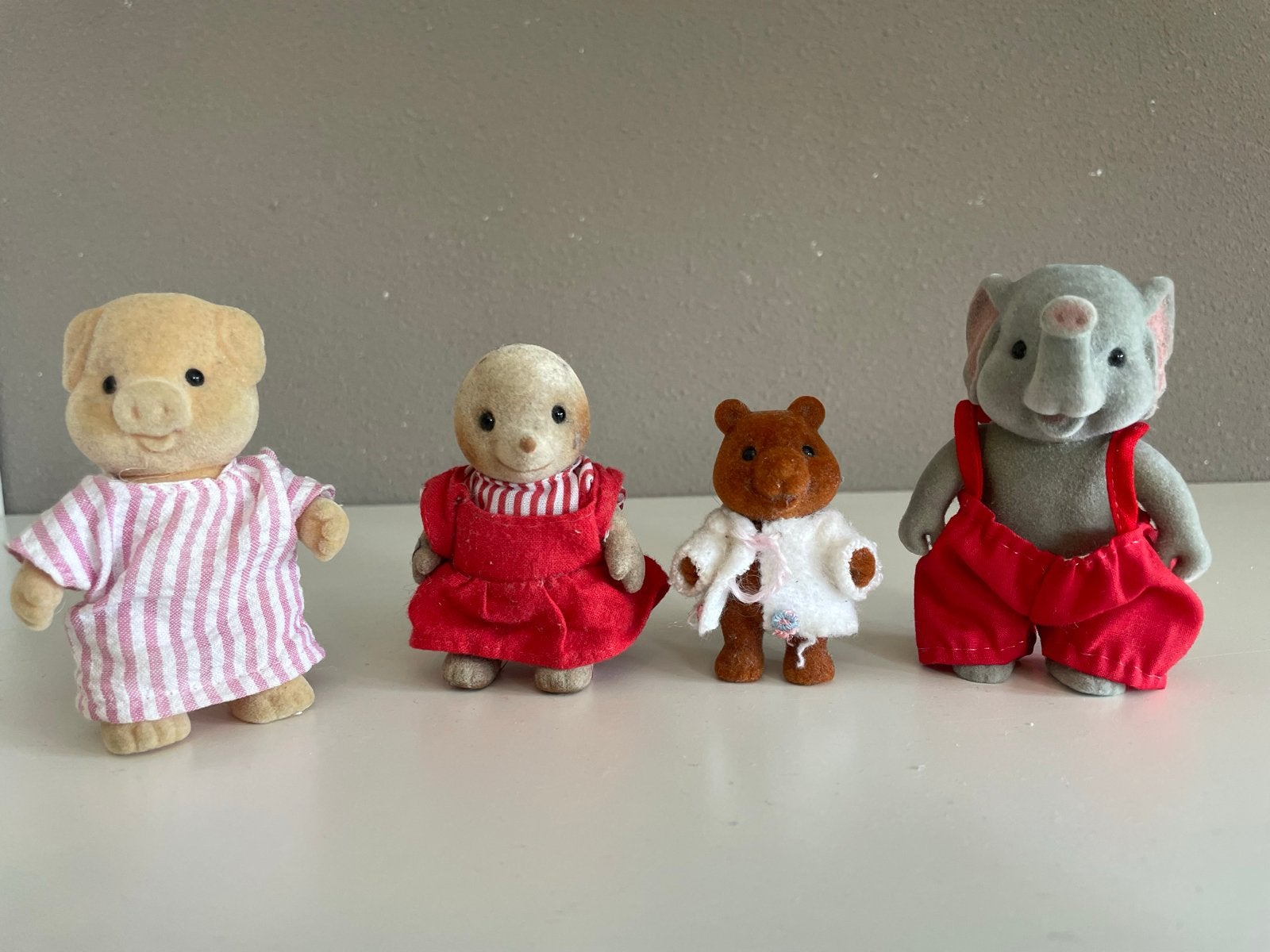 Sylvanian Families figuren: varken, molletje, beertje en oli, Ophalen of Verzenden, Gebruikt, Jongen of Meisje
