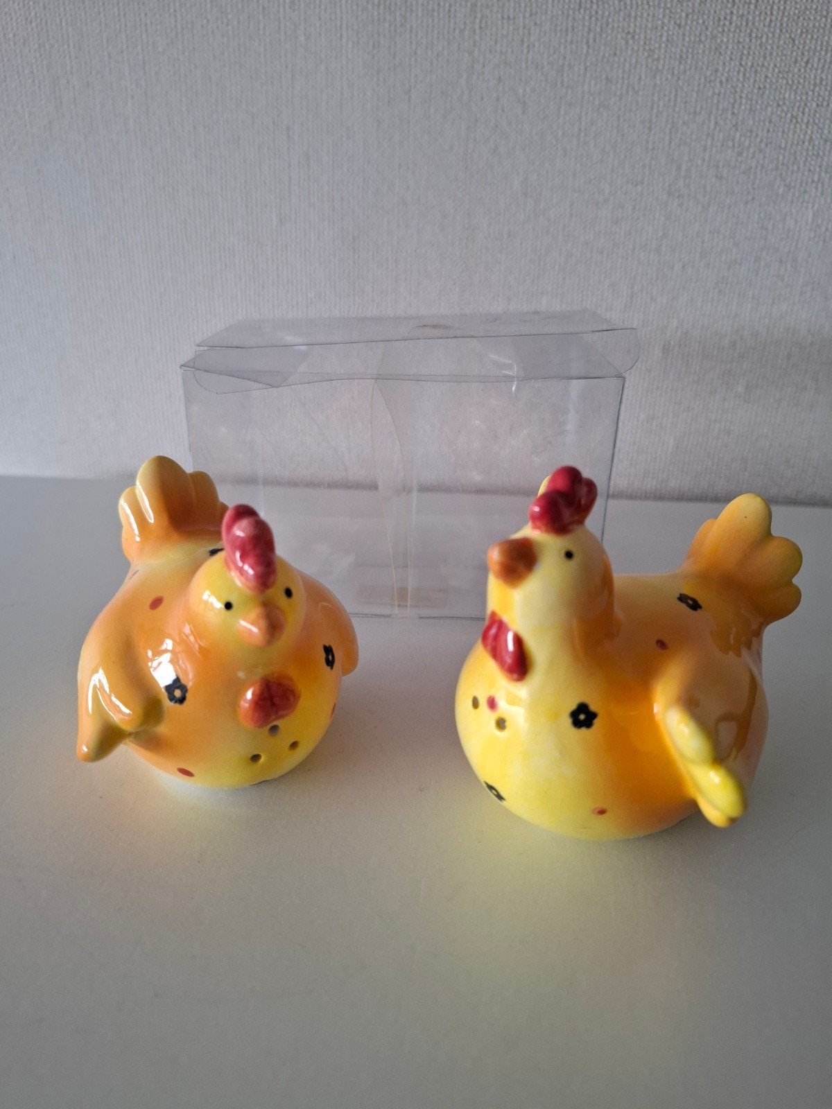 Vintage, keramiek peper en zout stel. Geel/rood Nieuw., Huis en Inrichting, Keuken | Keukenbenodigdheden, Ophalen of Verzenden
