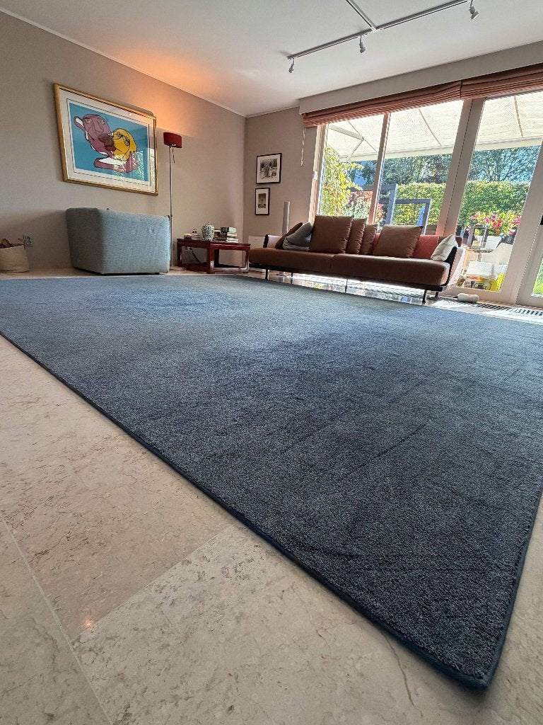 Vloerkleed denim blauw - schoongemaakt (ong. 325 x 400 cm), Ophalen, Modern design, Gebruikt, Blauw