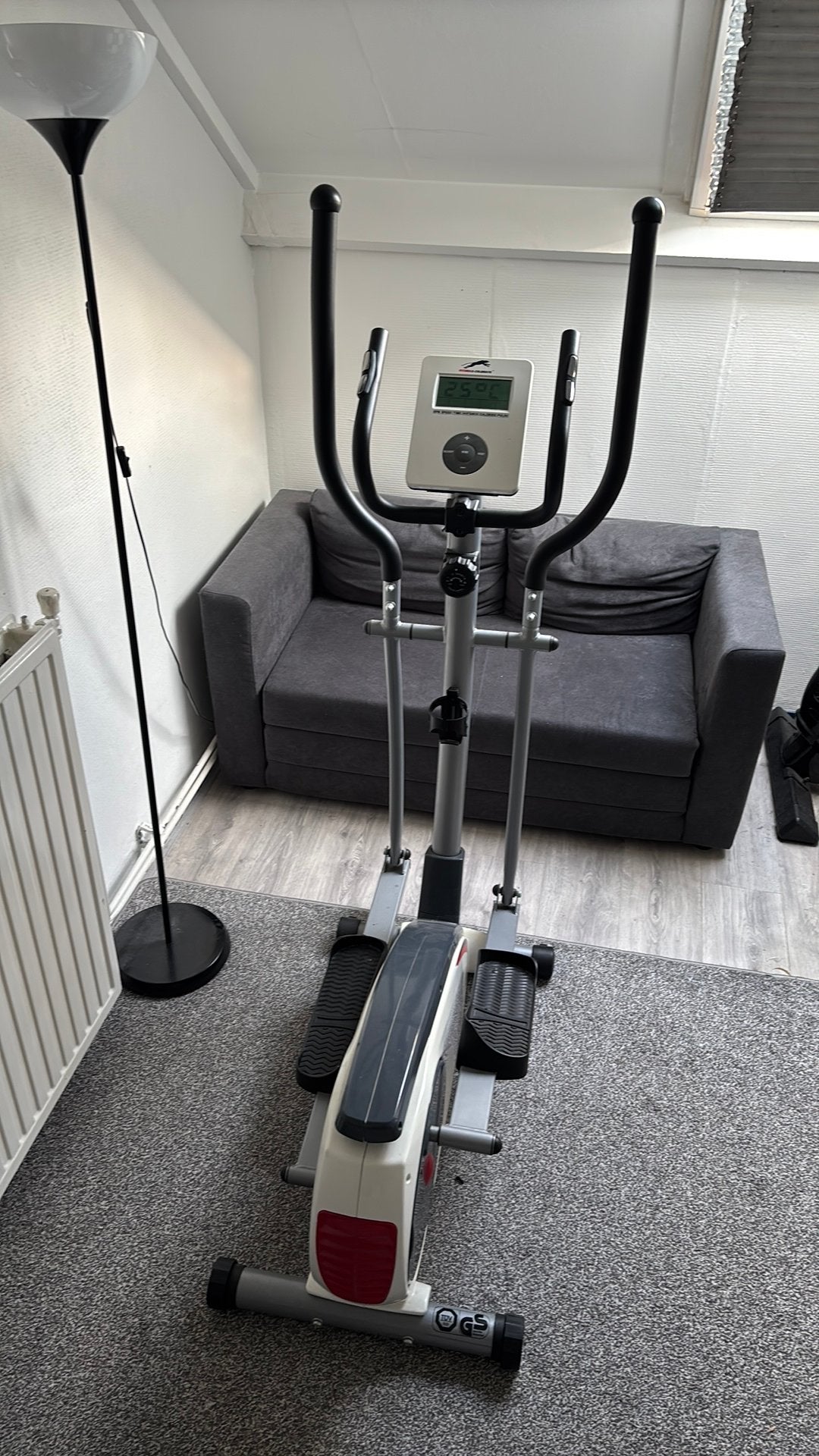 Home trainer, Sport en Fitness, Fitnessapparatuur, Ophalen of Verzenden, Zo goed als nieuw, Hometrainer