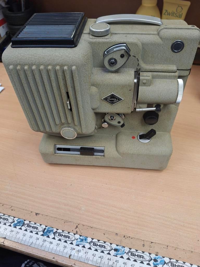 Vintage Eumig P 8 Filmprojector, Ophalen of Verzenden, Gebruikt, Met scherm