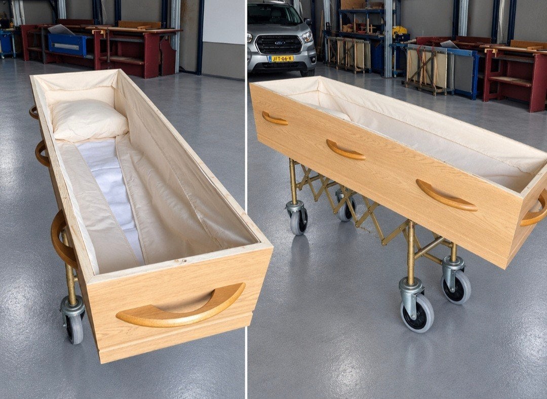 Nieuwe uitvaart / begrafeniskist met lichte transport schade, Doe-het-zelf en Verbouw, Ophalen, Minder dan 25 mm, Nieuw, 200 tot 250 cm
