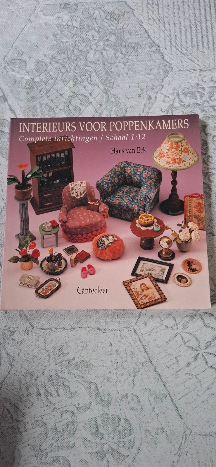 Boek Interieurs voor poppenkamers 1:12, Ophalen of Verzenden, Zo goed als nieuw