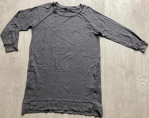 Grijs lang shirt maat 44 met lange mouwen, Maat 42/44 (L), Ophalen of Verzenden, Zo goed als nieuw, Knielengte