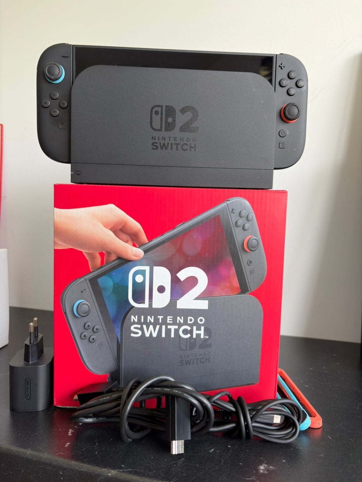 Nintendo Switch 2 + Mario vs Donkey Kong + Controller + Grip, Spelcomputers en Games, Spelcomputers | Nintendo Switch, Zo goed als nieuw