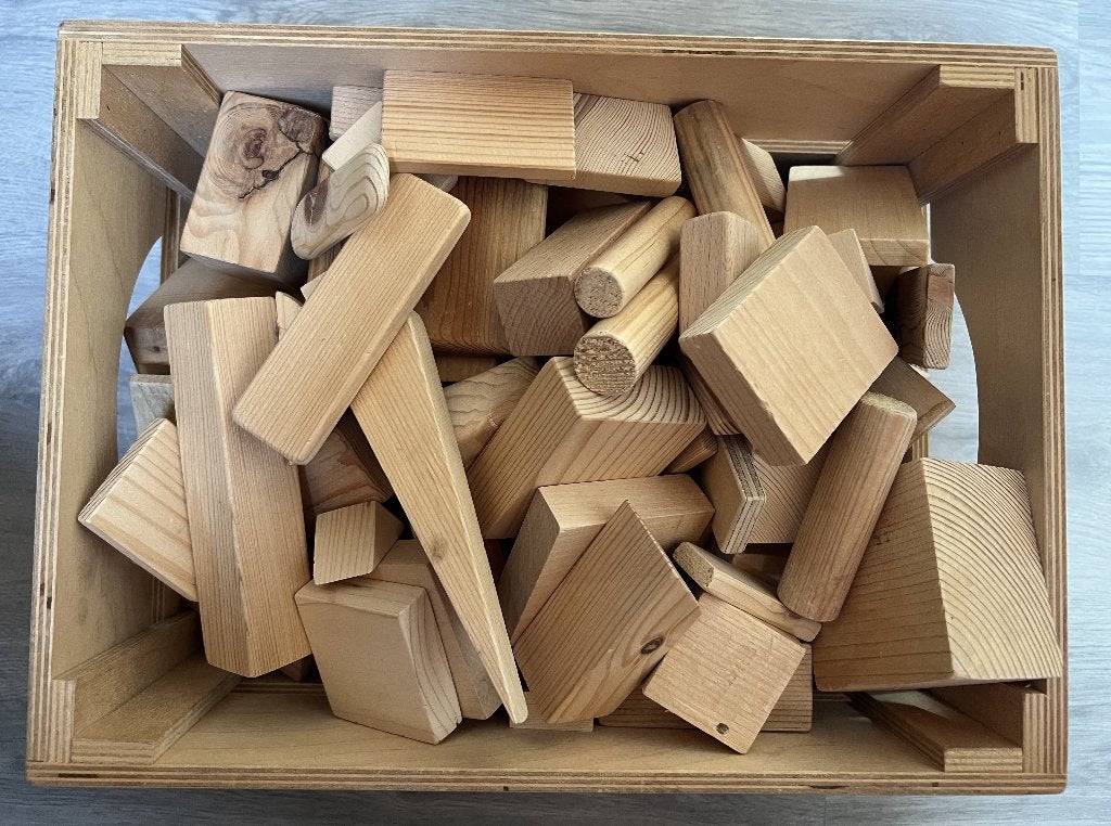 Onbehandeld glad houten blokken en houten kist, Kinderen en Baby's, Speelgoed | Houten speelgoed, Ophalen of Verzenden, Gebruikt