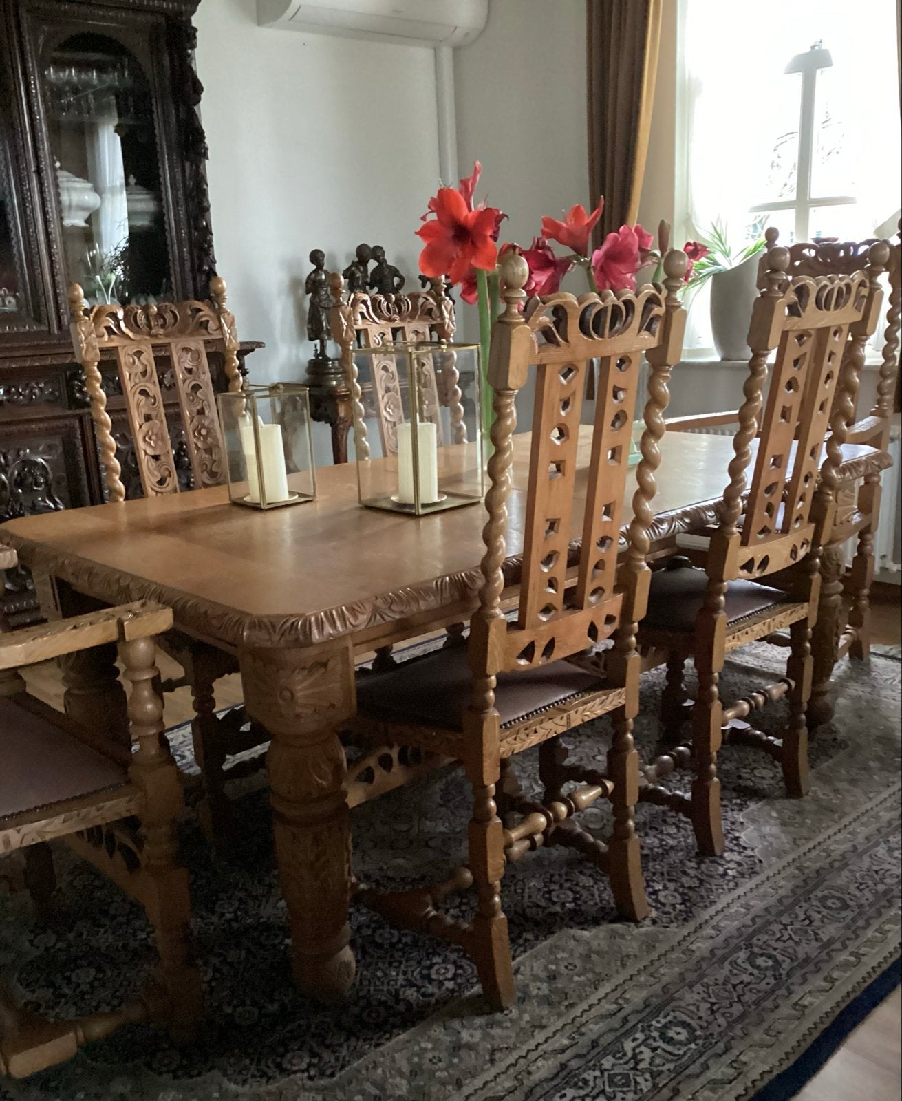 Antieke Mechelse eethoek met 6 stoelen, Ophalen