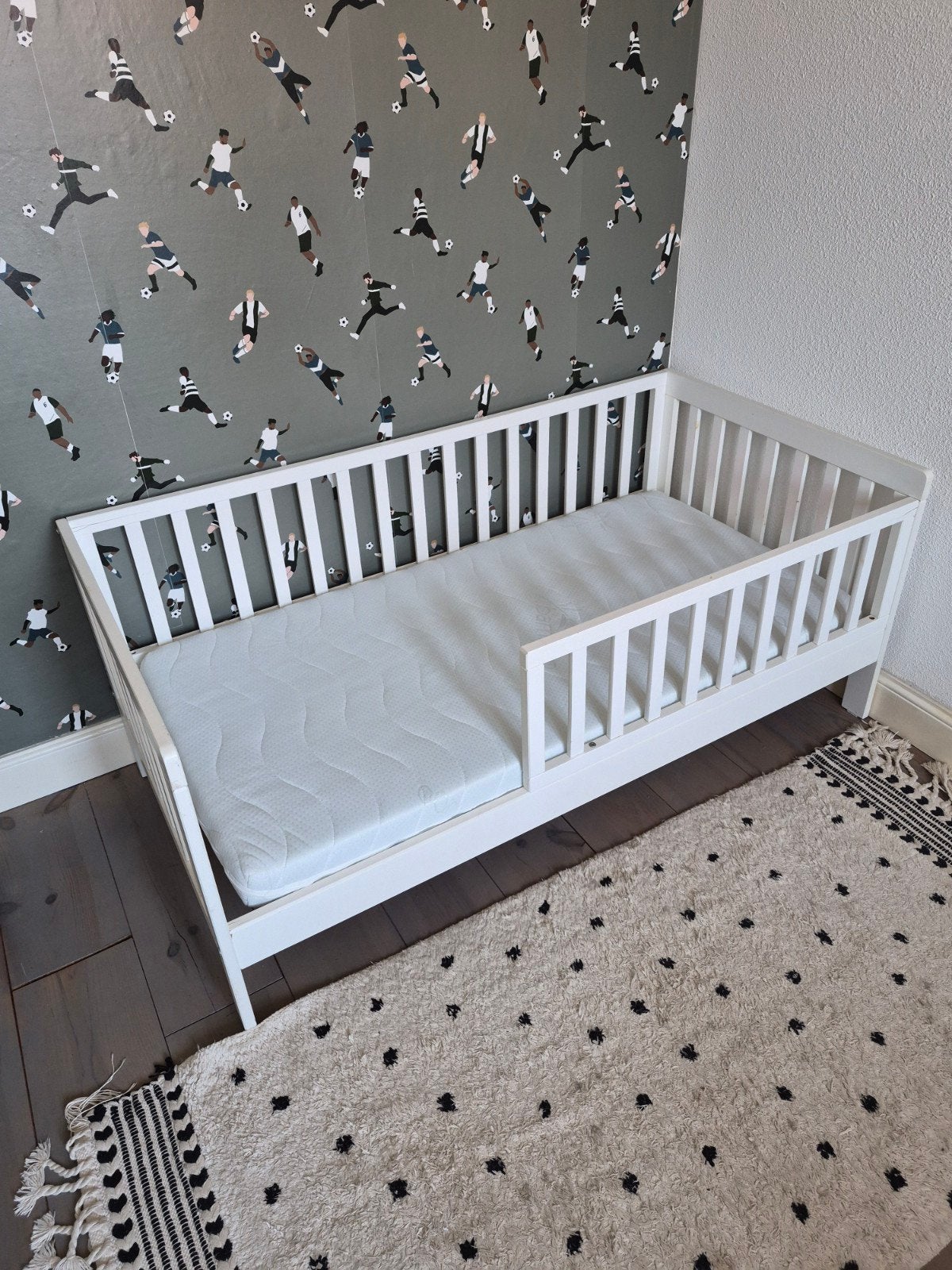 Petit Amelie peuterbed 140x70 cm met matras, Kinderen en Baby's, Kinderkamer | Bedden, Ophalen, Gebruikt, 70 tot 85 cm, 140 tot 160 cm