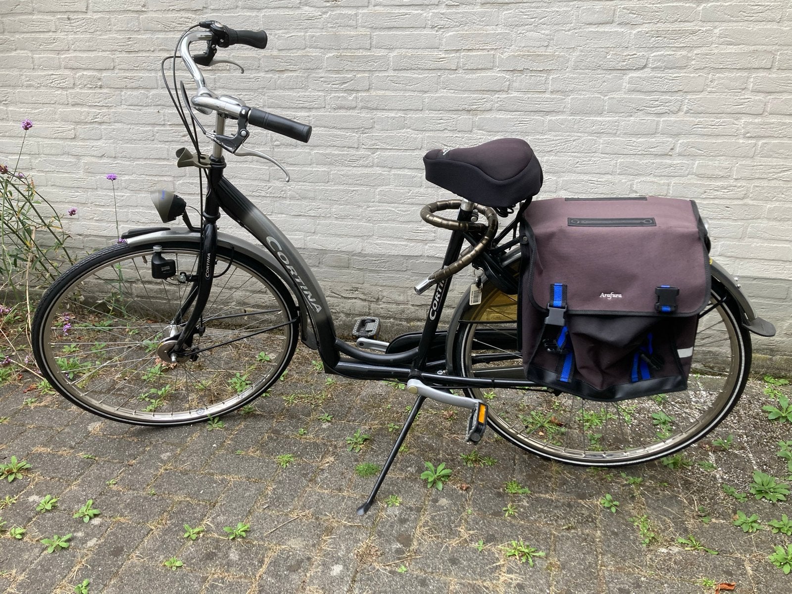 Cortina damesfiets met 3 versnellingen en fietstassen, Gebruikt, Velgrem, Versnellingen, Ophalen