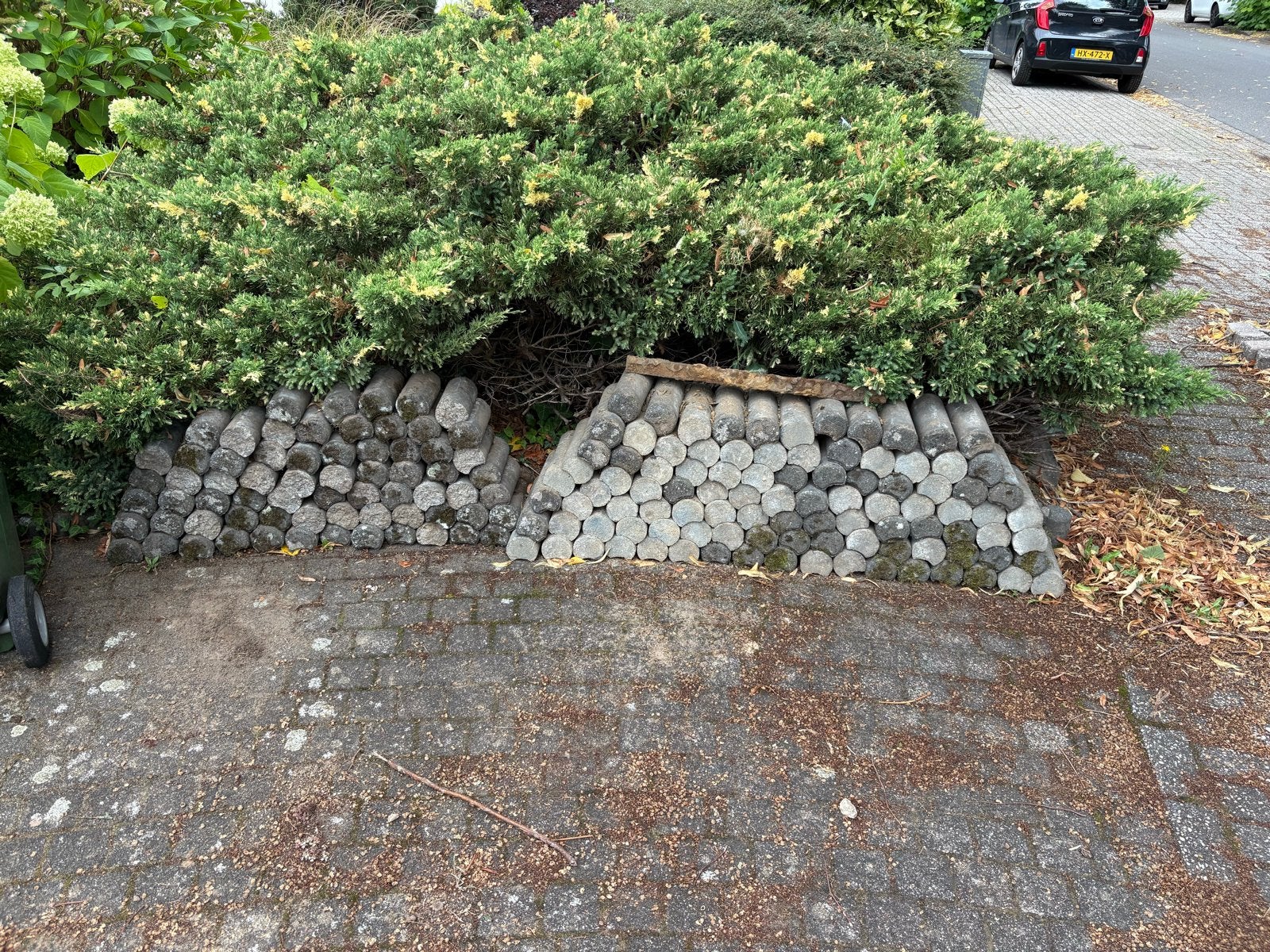 Gratis af te halen: Randstenen voor border of tuin, Tuin en Terras, Bielzen en Borders, Ophalen, Gebruikt, Beton, Border
