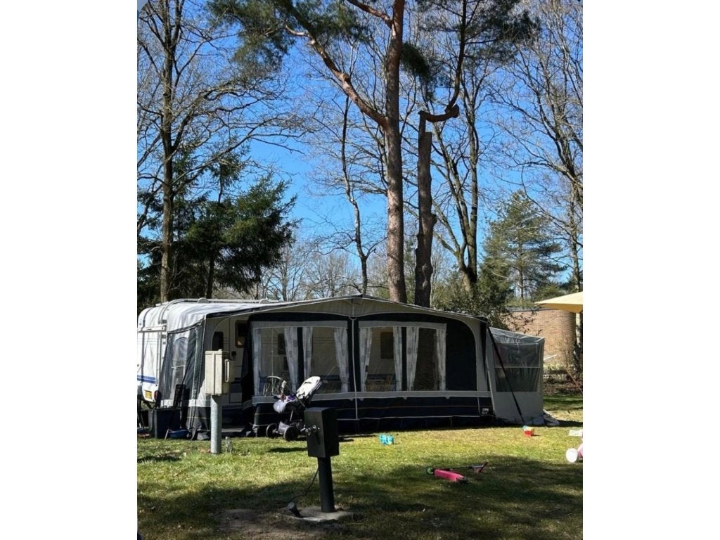Hobby De luxe Easy 560 KMFE Voortent, 6 pers., Ringverwarming, Rondzit, Bedrijf, 5 tot 6 meter