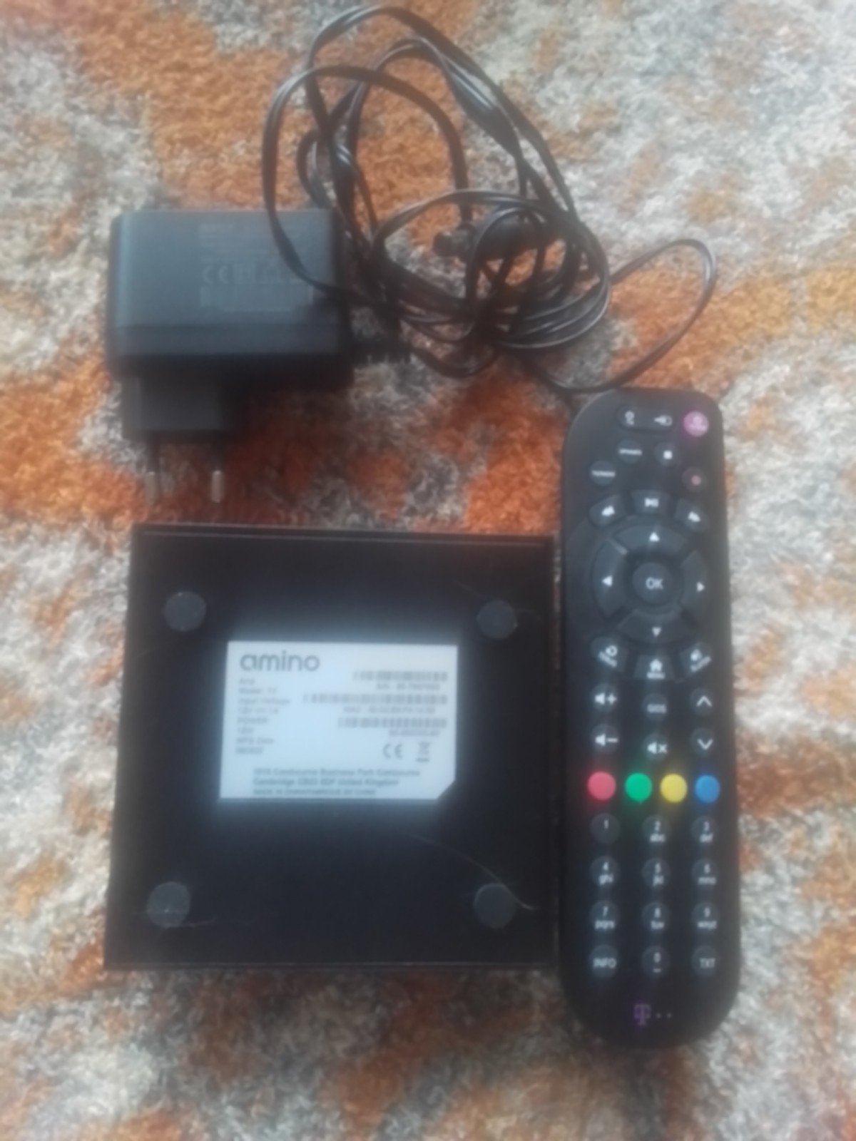 Amino TV Decoder met afstandsbediening en adapter, Ophalen of Verzenden, Gebruikt, Decoder