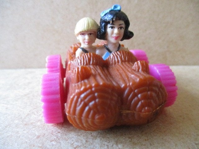 adv10693 flintstones wilma en betty in auto, Ophalen, Overige figuren, Gebruikt, Overige typen
