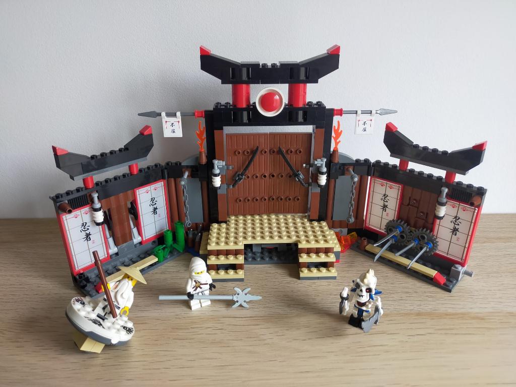 Lego Ninjago Spinjitzu Dojo - Set 2504, Lego, Ophalen of Verzenden, Zo goed als nieuw, Compleet