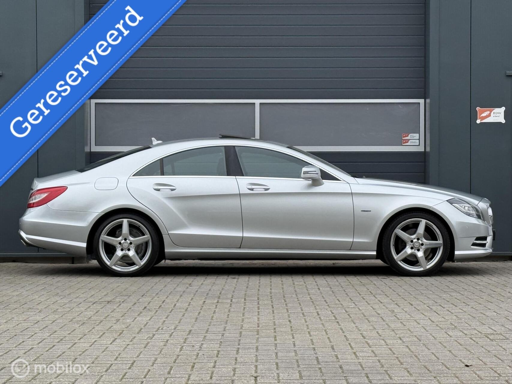 Mercedes CLS-klasse 350 AMG pakket NL-auto/Led/Dak/Nav/Ambi/, Auto's, Automaat, Euro 5, Zwart, Sound system
