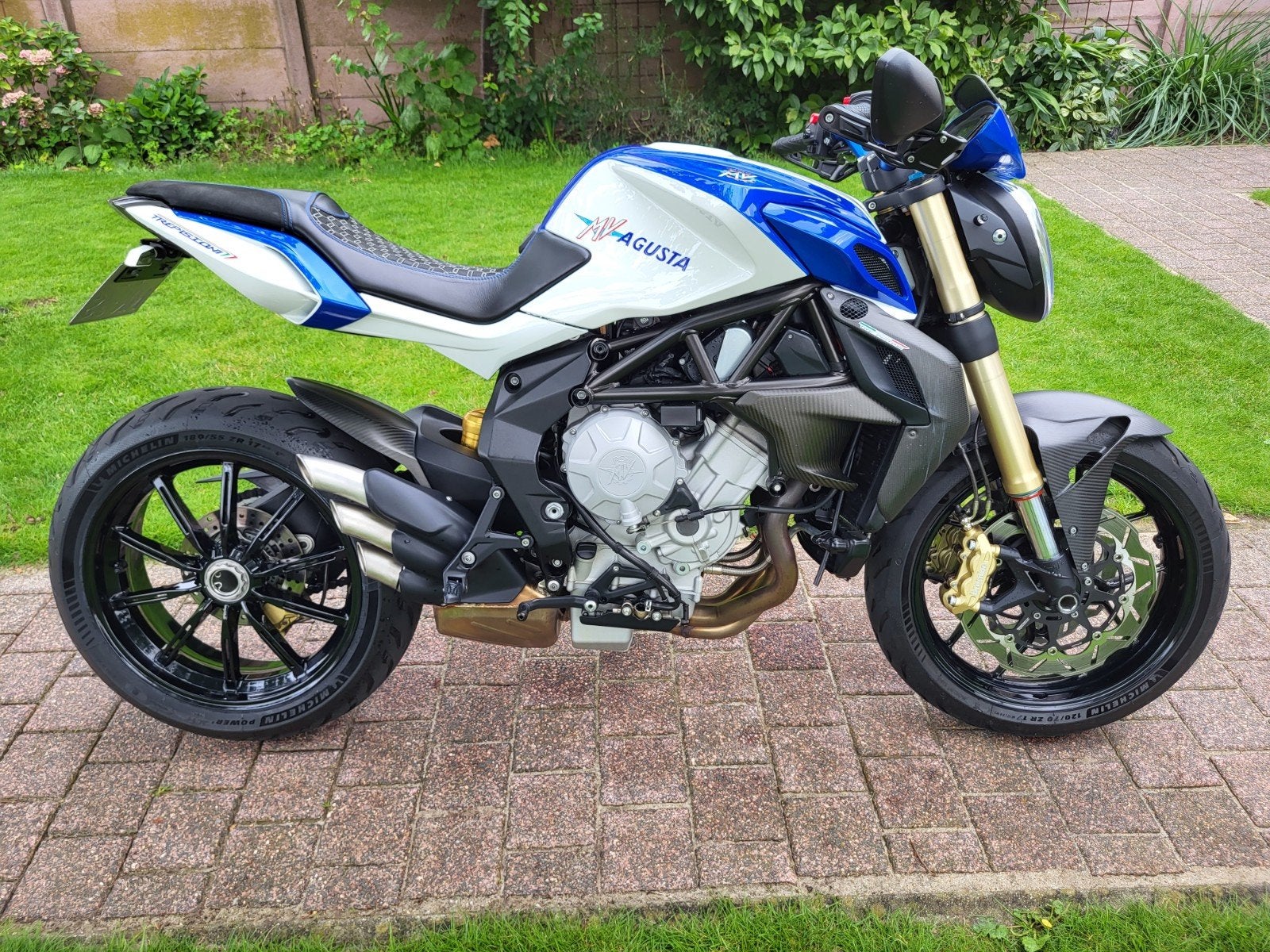 mv agusta brutale 800, Motoren, Motorrijbewijs A, 3 cilinders, Meer dan 35 kW, 800 cc