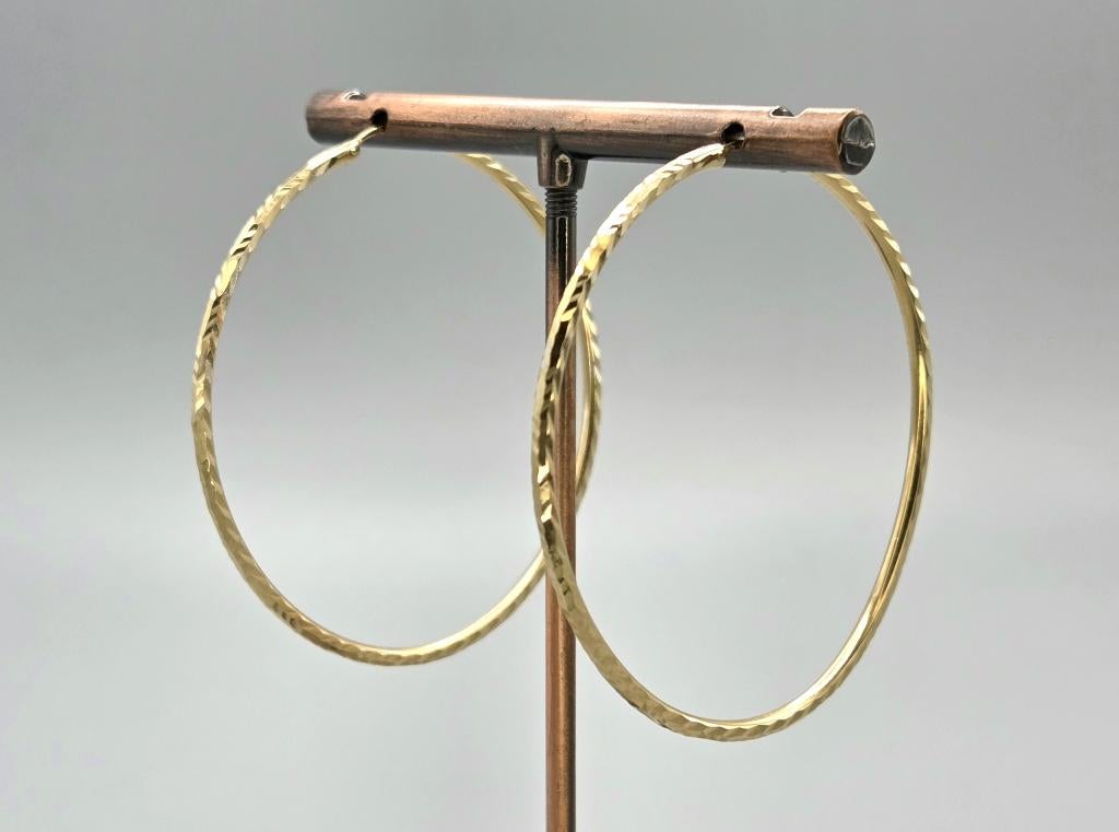 Gouden gediamanteerde bewerkte creolen. 202/154., Hangers, ., Ophalen of Verzenden, Zo goed als nieuw