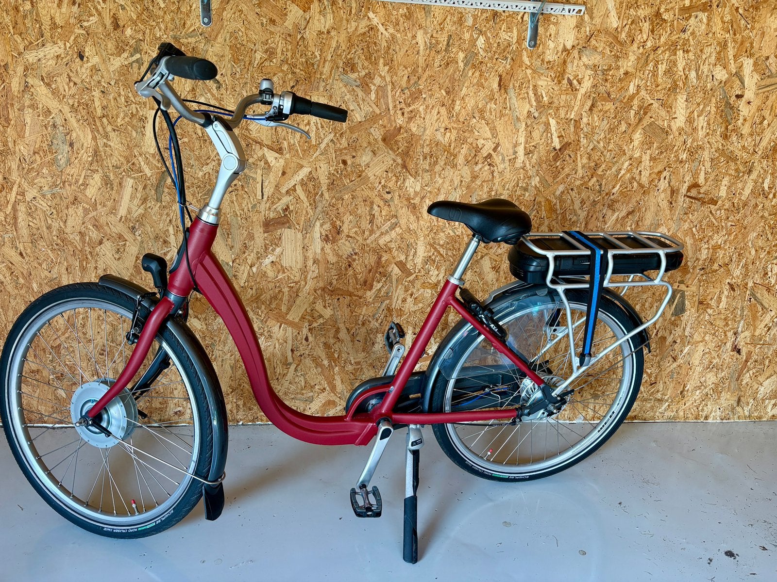 Batavus Enteee e-go nieuwstaat! <50 km, Ophalen, Zo goed als nieuw, Batavus