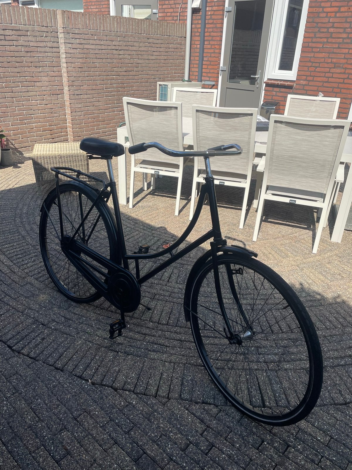 Nette zwarte vrouwen en mannenfiets met terugtraprem, Fietsen en Brommers, Fietsen | Dames | Damesfietsen, Terugtraprem, Ophalen