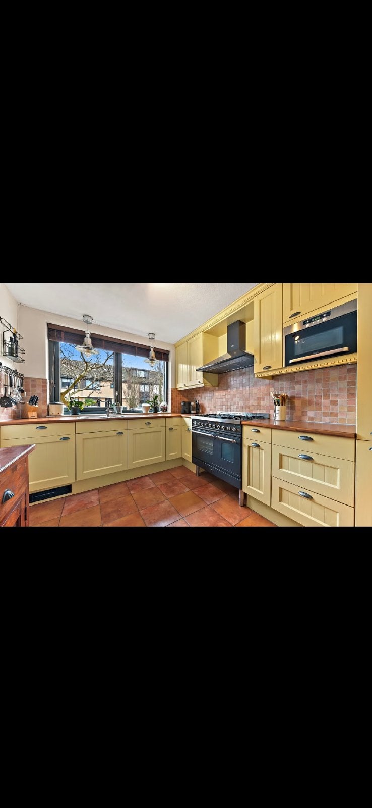 Keuken houtlook met Boretti fornuis, Huis en Inrichting, Keuken | Complete keukens, Ophalen, Zo goed als nieuw, Graniet of Steen