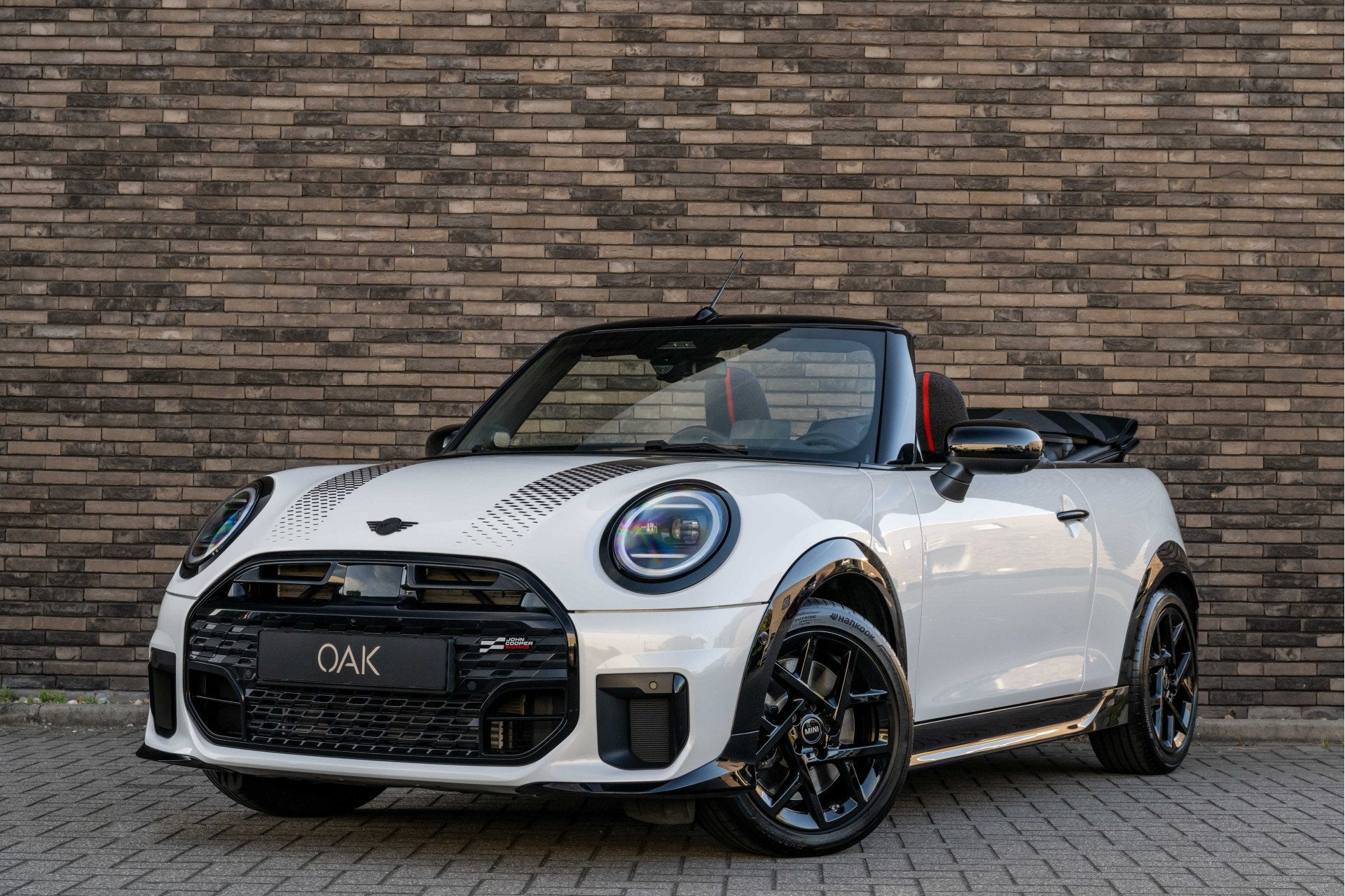 MINI Cabrio 2.0 Cooper C John Cooper Works XL | Navi | H&K |, Auto's, Mini, 15 km/l, Gebruikt, Zwart, 4 stoelen