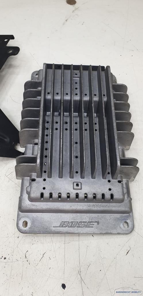 Audio versterker Bose A4 B6 Audi 8H0035223B origineel gebrui, Gebruikt, AUDI AG, Auto-Union-Strasse 1
85045  Ingolstadt, DE, Kundenbetreuung@audi.de