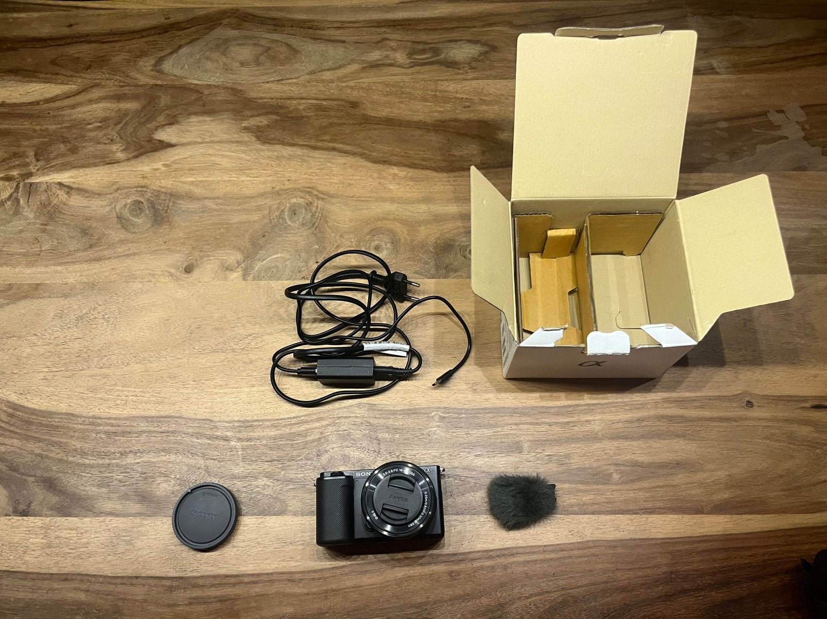 Sony ZV-E10 Camera met 16-50mm lens