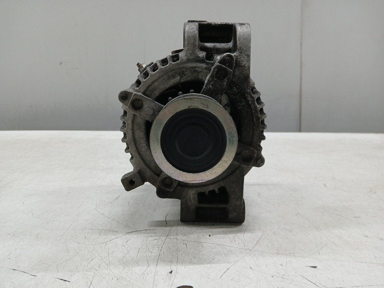 Dynamo Toyota Avensis, Onderdelen@venauto.nl, Van der Ven Autorecycling B.V., Gebruikt, Ettenseweg 76, 4706 PB Roosendaal, The Netherlands