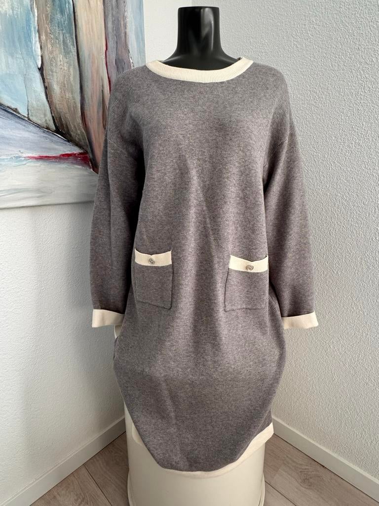 Exquiss Nieuwe Grijze Jurk met Crème Accenten Maat 42, Kleding | Dames, Ophalen of Verzenden, Nieuw, Maat 42/44 (L), Grijs