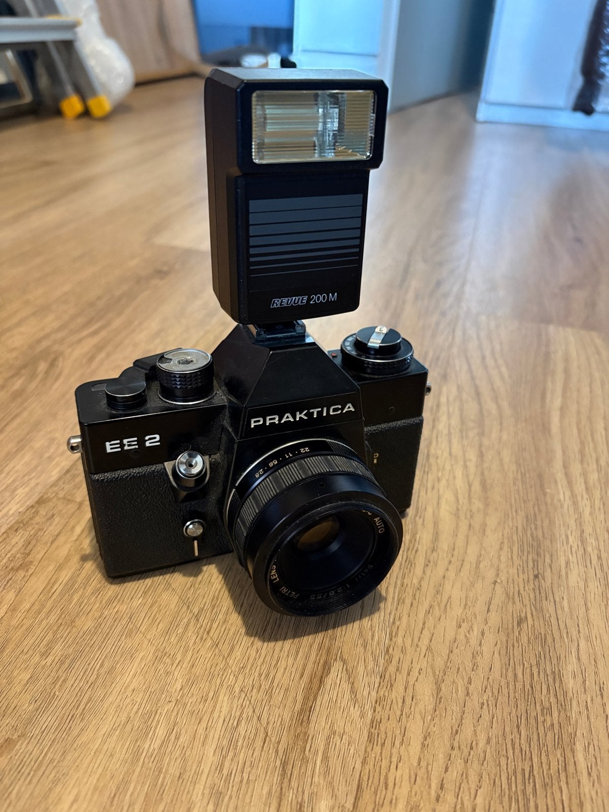 Praktica EE2 Spiegelreflexcamera met flitser, Audio, Tv en Foto, Ophalen of Verzenden, Gebruikt, Spiegelreflex, Overige Merken