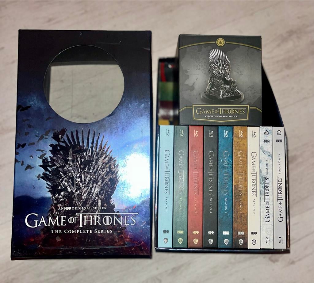Luxe game of Thrones Blu-ray Box-Ongebruik Iron Throne Beeld, Cd's en Dvd's, Blu-ray, Ophalen of Verzenden, Zo goed als nieuw