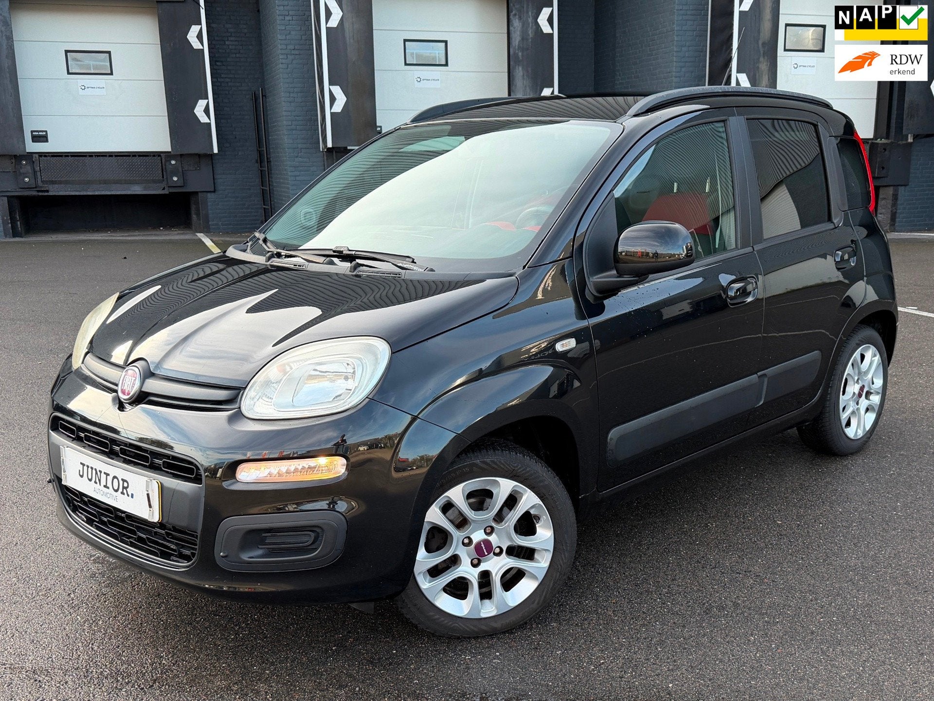 Fiat Panda 0.9 TwinAir Lounge AUTOMAAT/DEALERONDERHOUDEN, Auto's, Zwart, Panda, Zwart, Origineel Nederlands