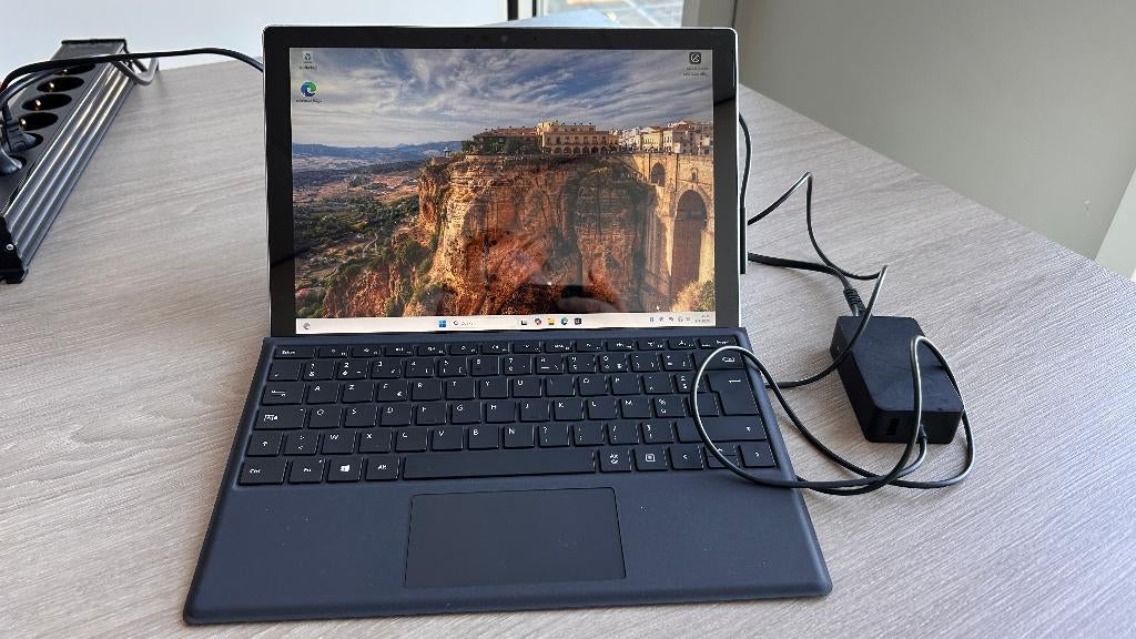 Microsoft Surface Pro 5 - 2017 i5-7300 - 8GB - 256GB - Win11, Computers en Software, Windows Laptops, 2 tot 3 Ghz, Qwerty, 8 GB