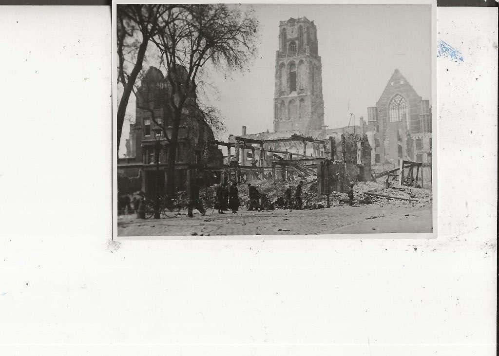 Rotterdam 2e WO Groote Kerk na het bombardement Foto, Verzamelen, Ophalen of Verzenden, 1940 tot 1960, Ongelopen, Zuid-Holland