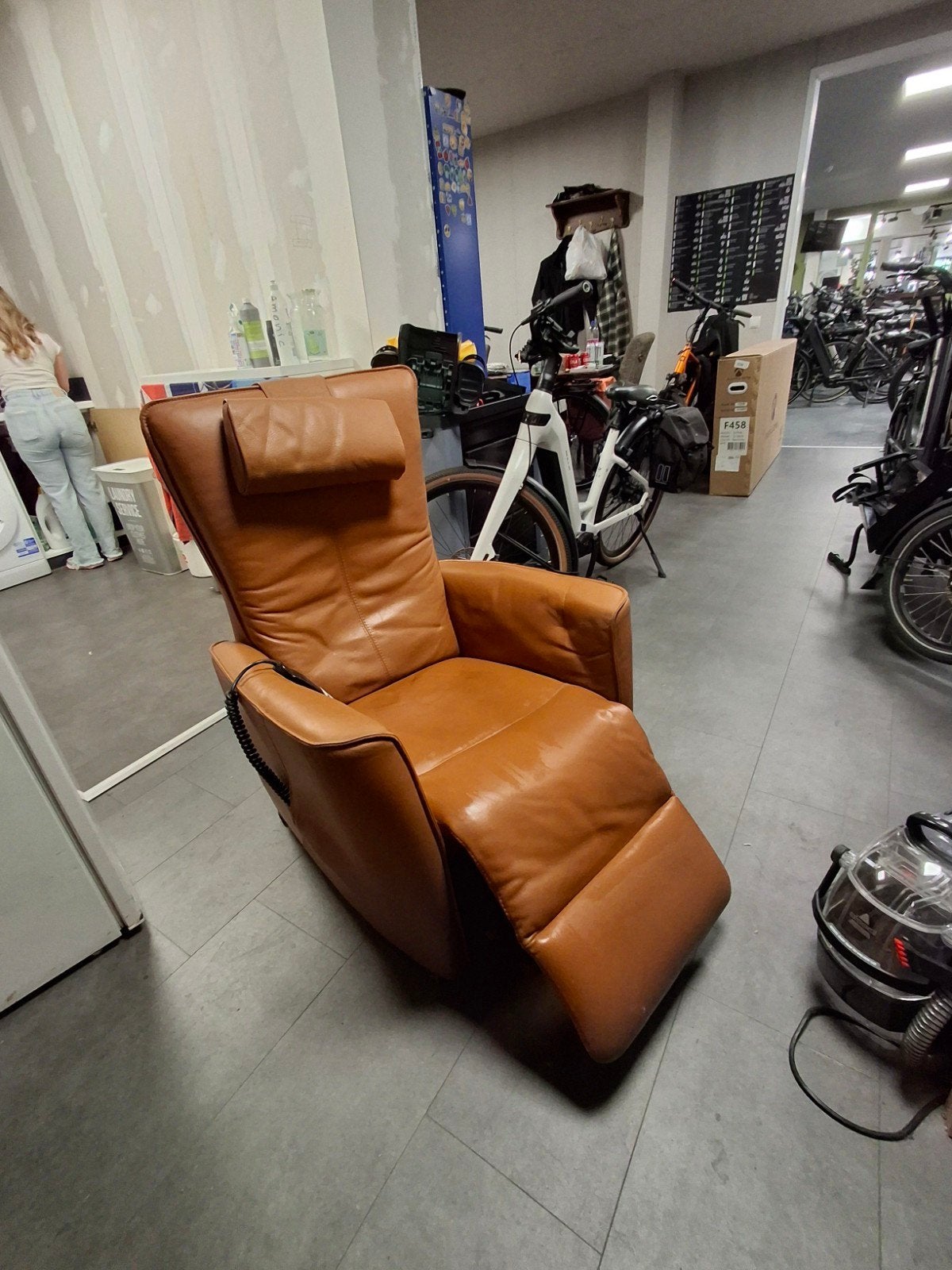 luxe cognac stoelen 1 elec 1 hand, Ophalen, Twee, Overige kleuren, Zo goed als nieuw