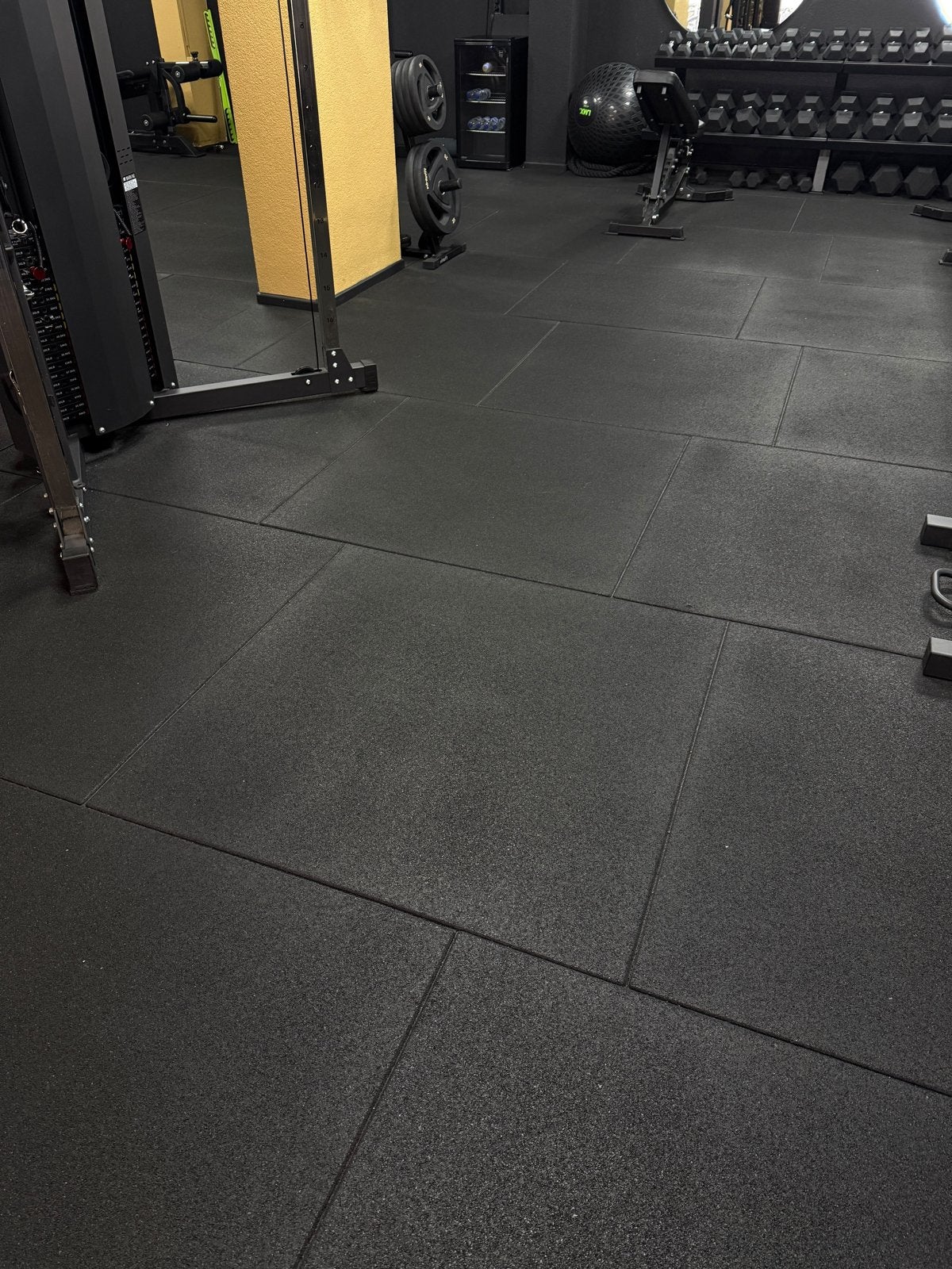 Partij 65 m² rubber tegels 1,5 cm dik