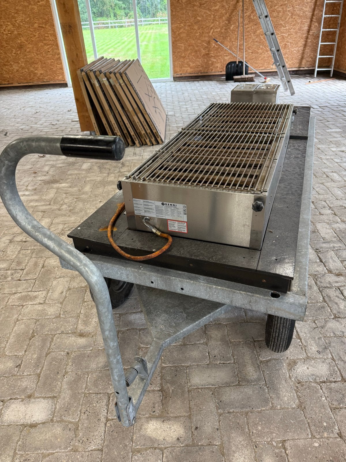 Hendi gas BBQ met warmhoudplaten op RVS wagen, Tuin en Terras, Ophalen, Gebruikt