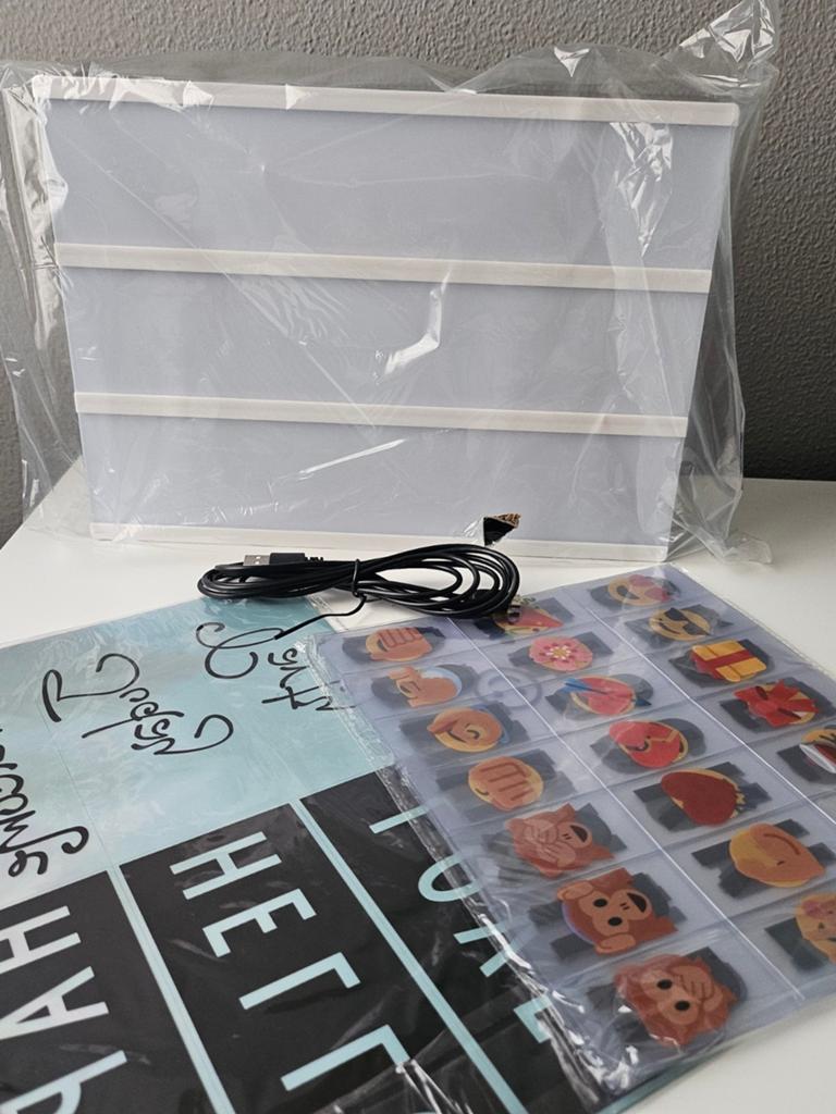 Lichtbak met letters en emoji's, lightbox, nieuw, Nieuw, Kunststof, Ophalen of Verzenden, Modern