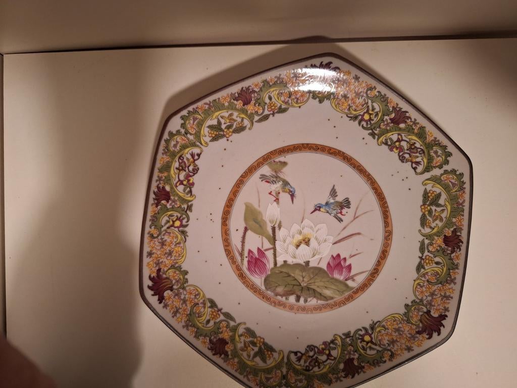 Decoratieve Chinese schaal met vogels en lotusbloemen, Ophalen of Verzenden