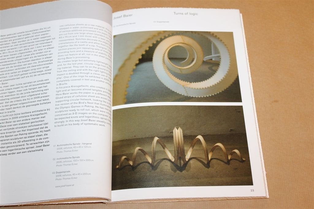 Holland Papier Biennale 2010 — Catalogus Papierkunst, Boeken, Ophalen of Verzenden, Zo goed als nieuw