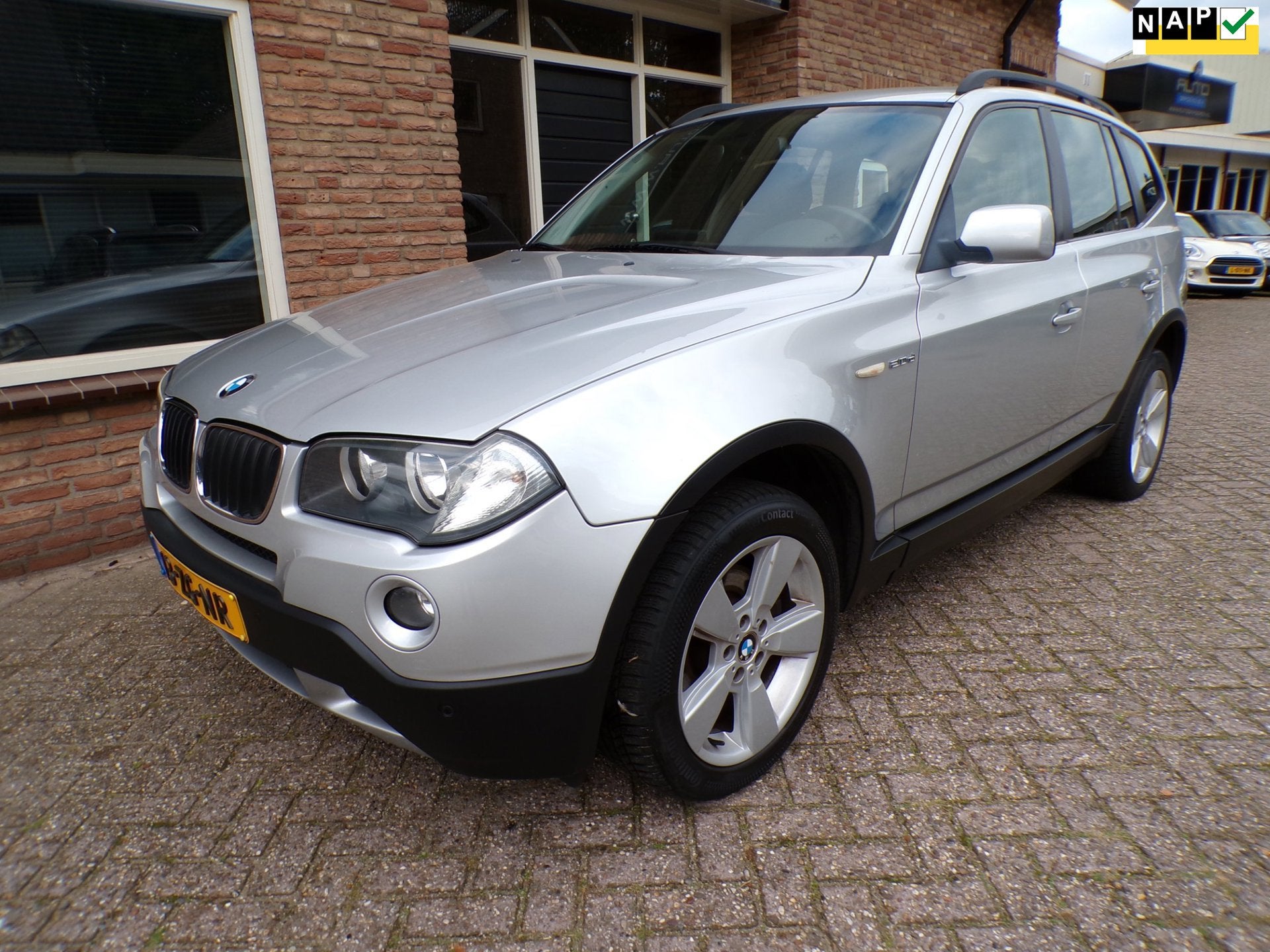 BMW X3 2.0d Introduction Automaat / leder / Navi, Auto's, Automaat, Dealer onderhouden, 15 km/l, Zwart
